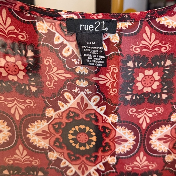 Red Patterned Kimono - Picture 5 of 5